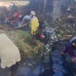 Babinsa Koramil 0818/22 Tumpang Hadiri Karya Bakti Normalisasi Sungai di Desa Jeru